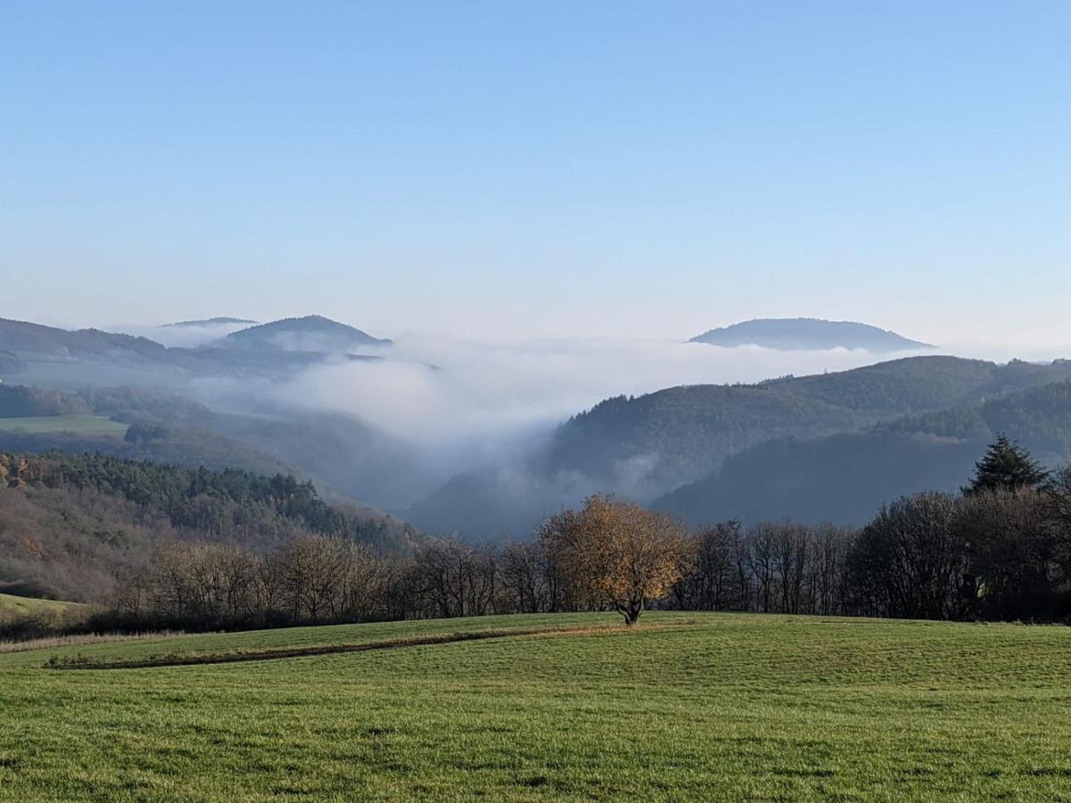 Ferienwohnungen Am Aeppelsberg Volkesfeld Zewnętrze zdjęcie